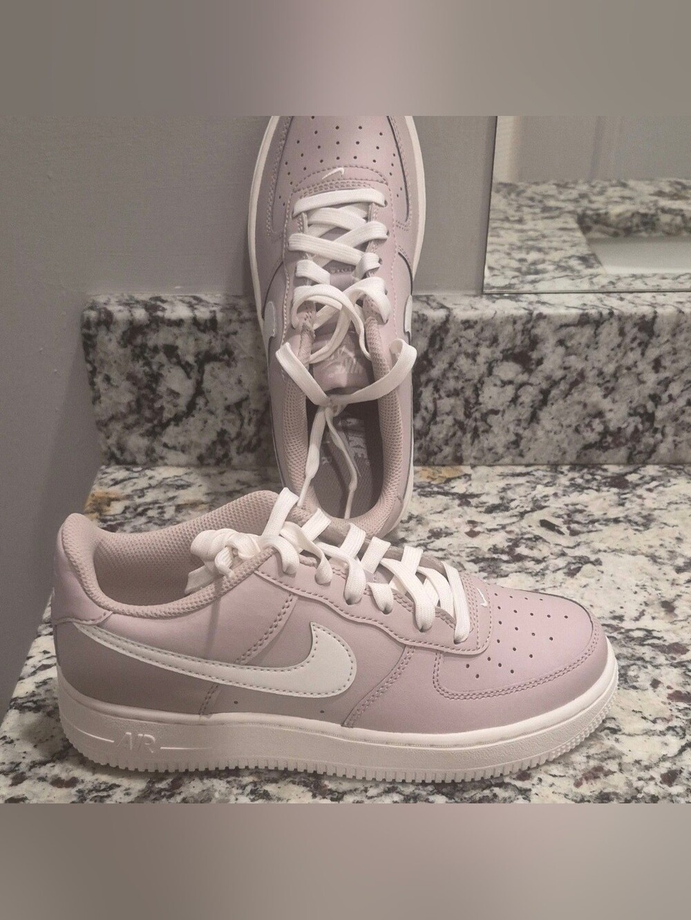 Nike Air Force 1 Low Light Pink/White Leather Kids 5Y (EU 37.5) FV5948-601 2024